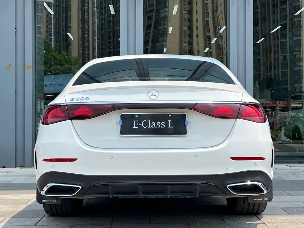 Mercedes-Benz E-Class 2025 — фото 8