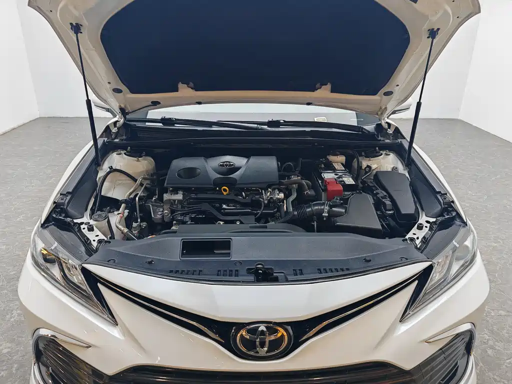 Toyota Camry 2022 — фото 13