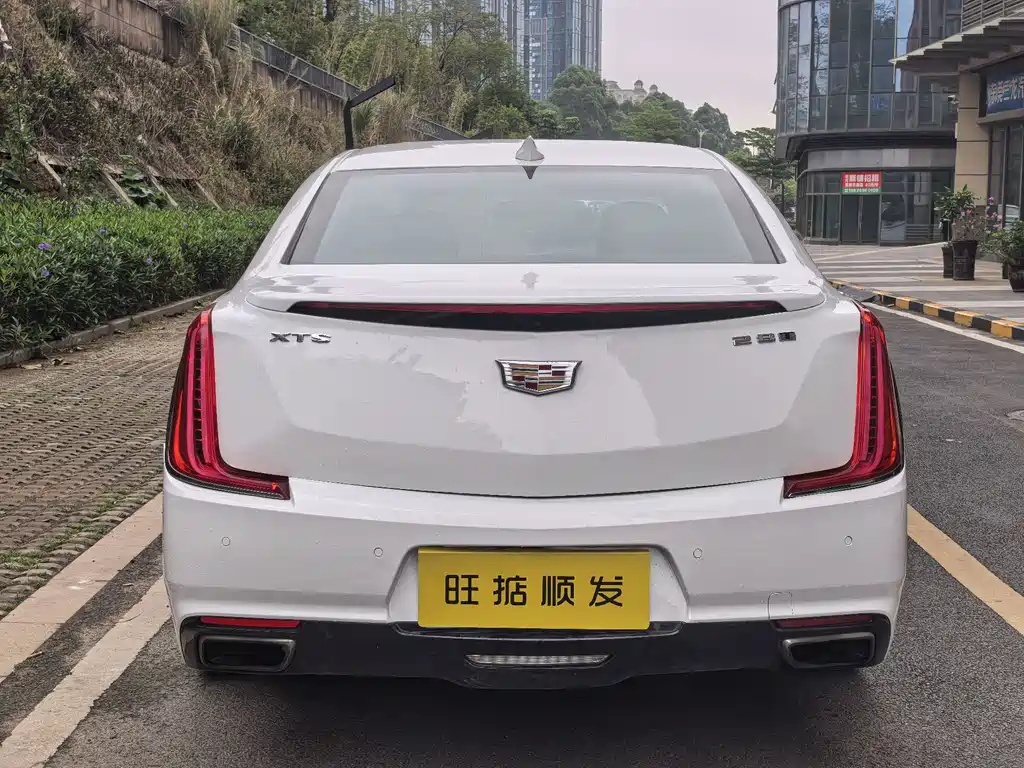 Cadillac XTS 2018 — фото 33
