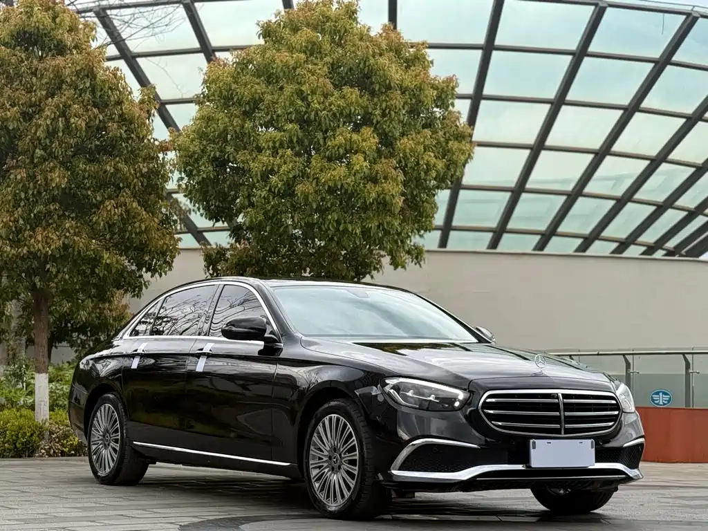 Mercedes-Benz E-Class 2023 — фото 3