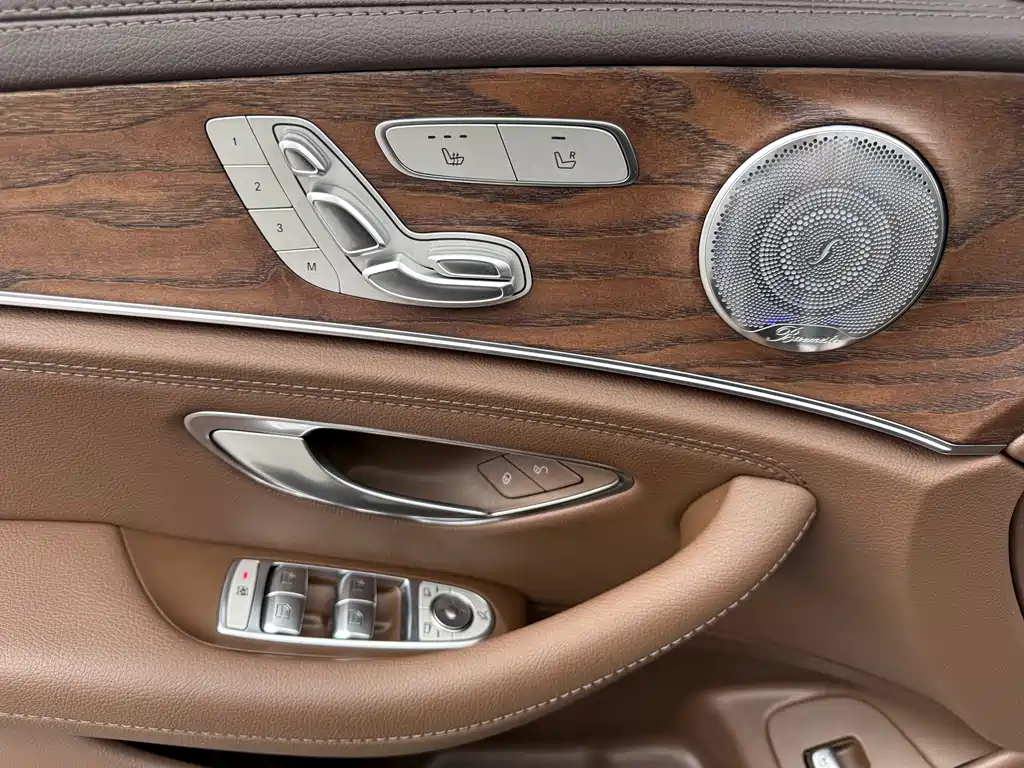 Mercedes-Benz E-Class 2023 — фото 18