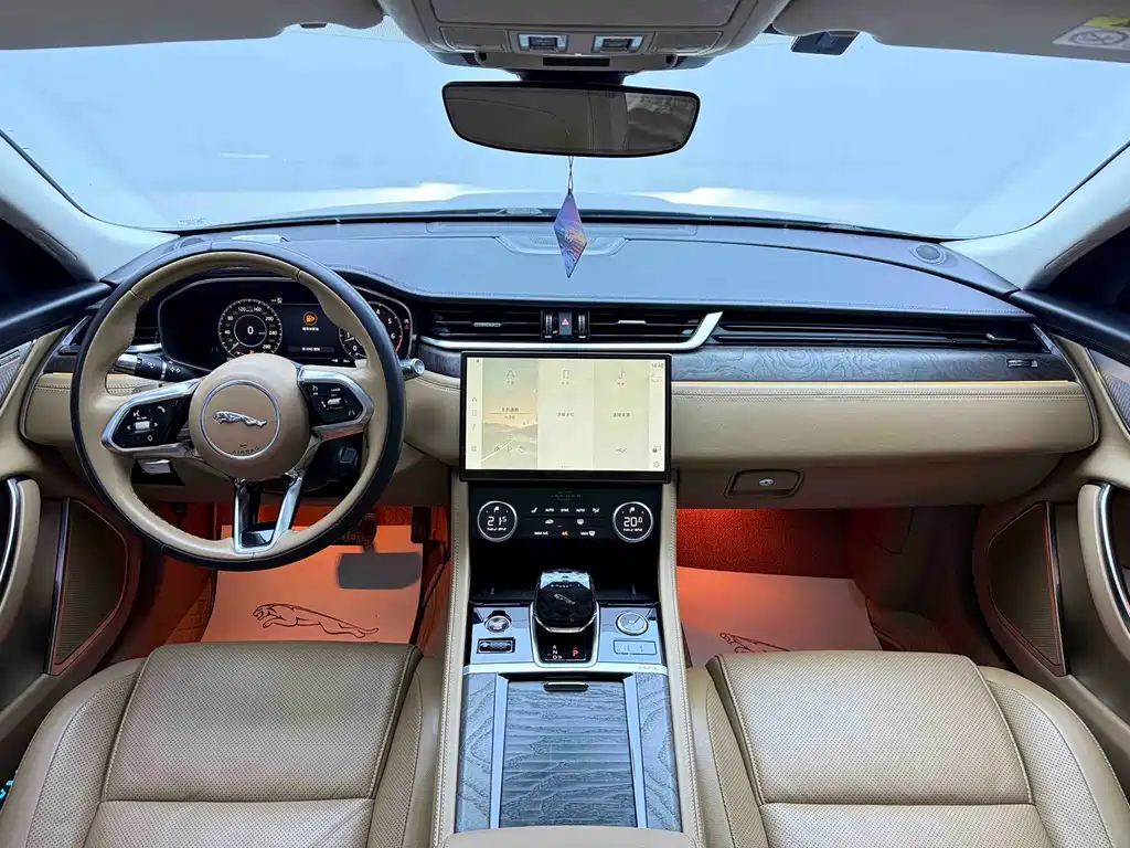 Jaguar XFL 2022 — фото 10