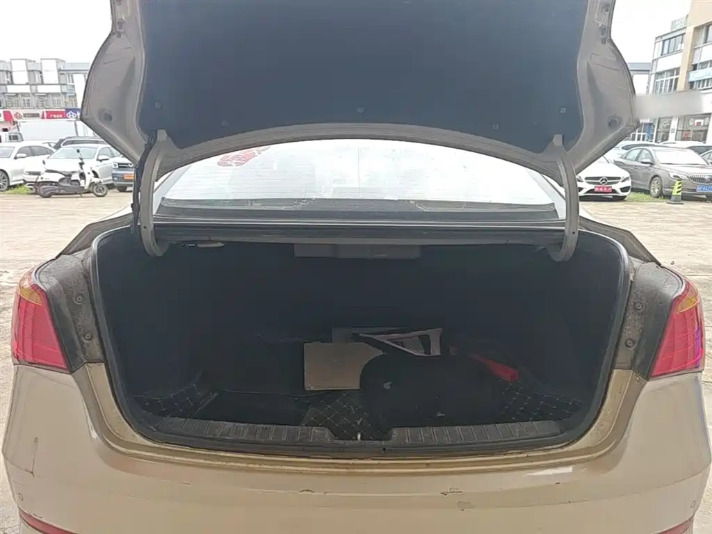 Hyundai Mistra 2015 — фото 19
