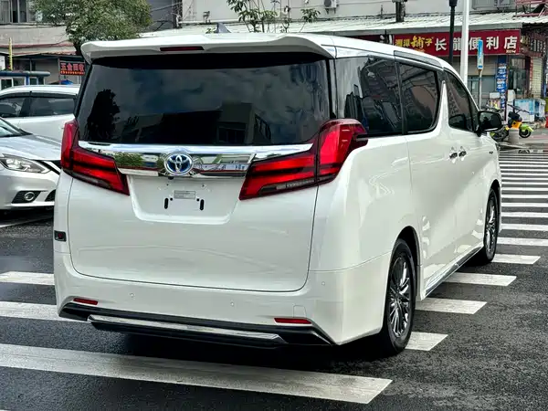 Toyota Alphard 2022