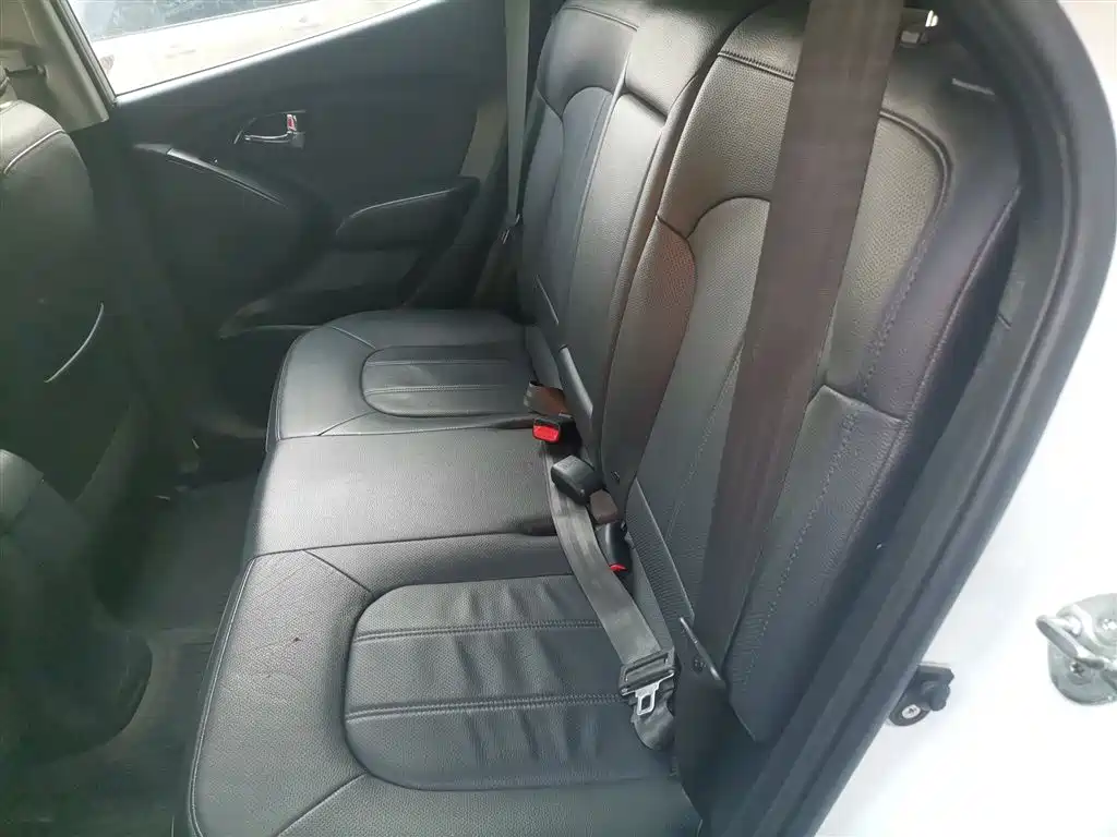 Hyundai ix35 2015 — фото 13