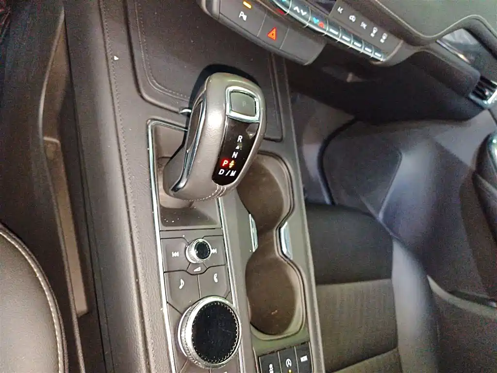 Cadillac XT4 2019 — фото 12