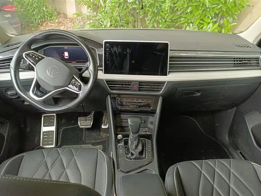 Volkswagen Tiguan L 2022 — фото 12