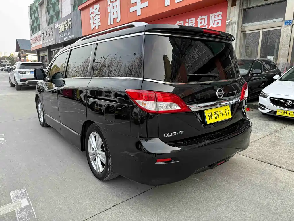Nissan Quest 2015 — фото 6