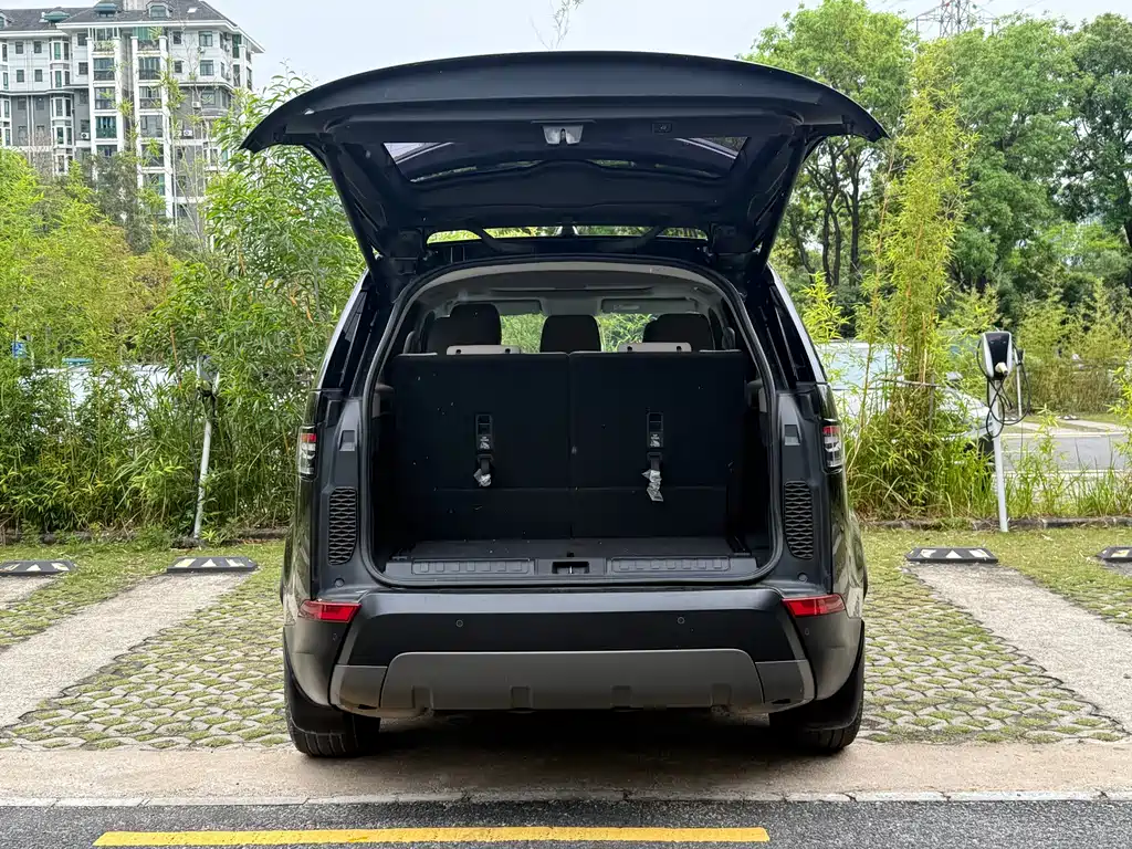 Land Rover Discovery 2018 — фото 12