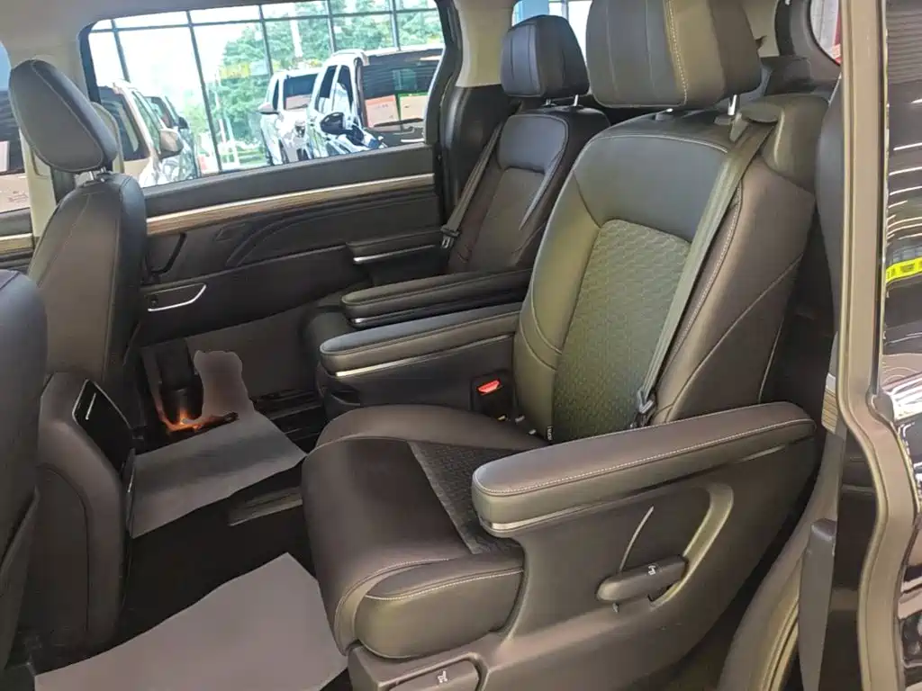 GAC Motor Trumpchi M8 2023 — фото 17