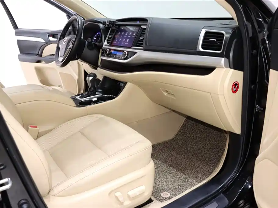 Toyota Highlander 2018 — фото 7