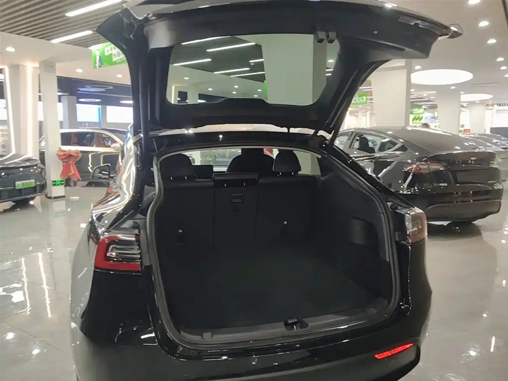 Tesla Model Y 2022 — фото 19