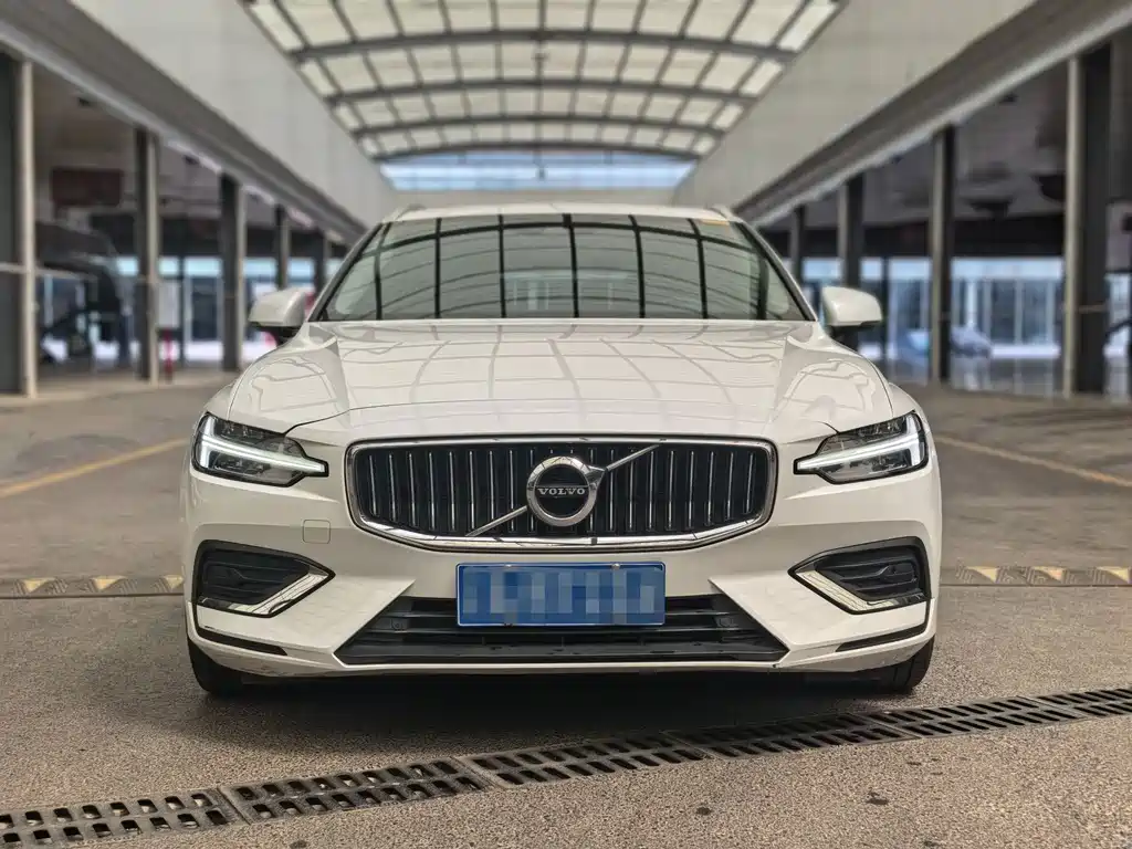 Volvo V60 2020 — фото 2