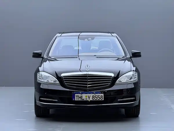 Mercedes-Benz S-Class 2010