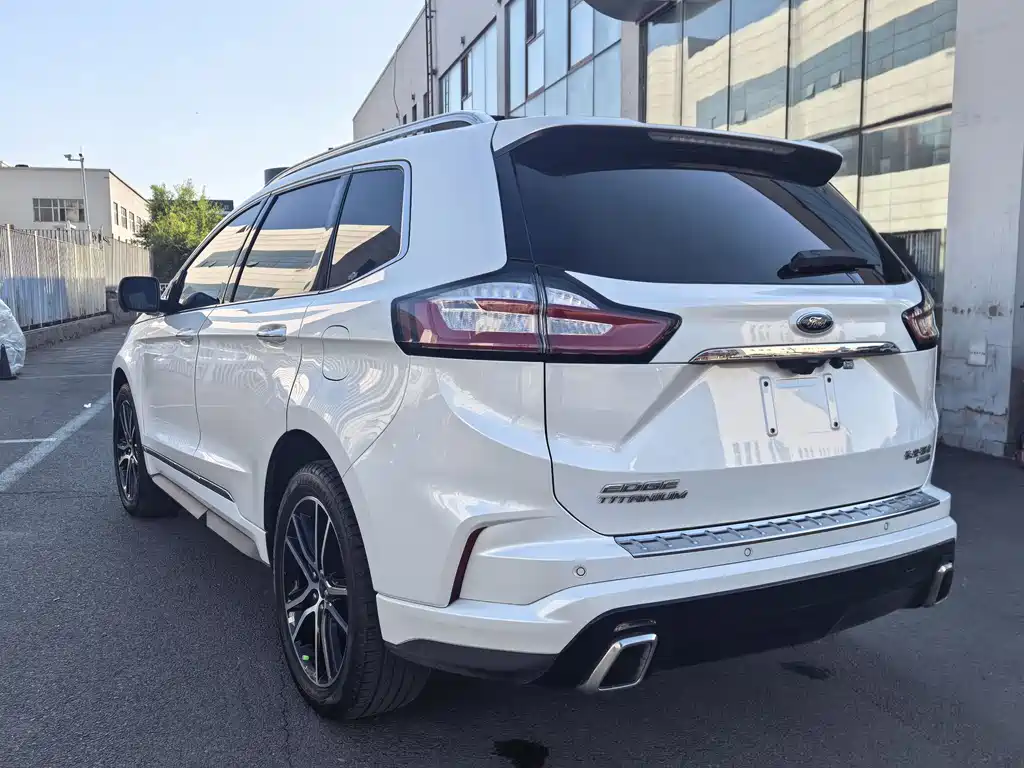 Ford Edge 2020 — фото 6