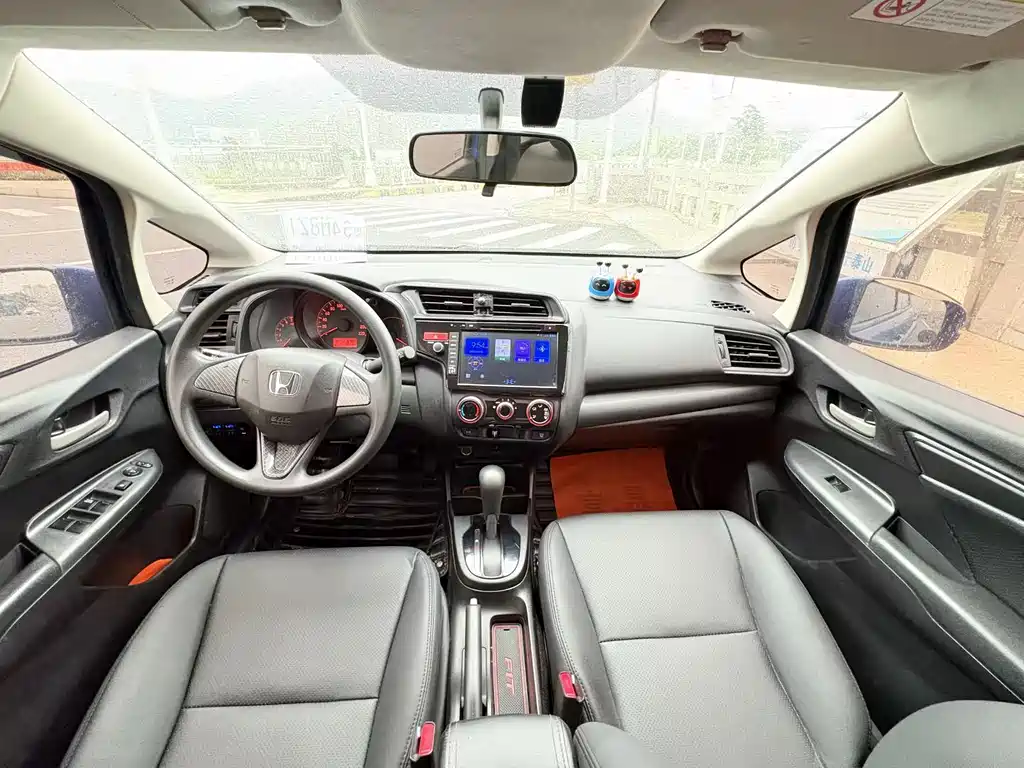 Honda Fit 2018 — фото 10