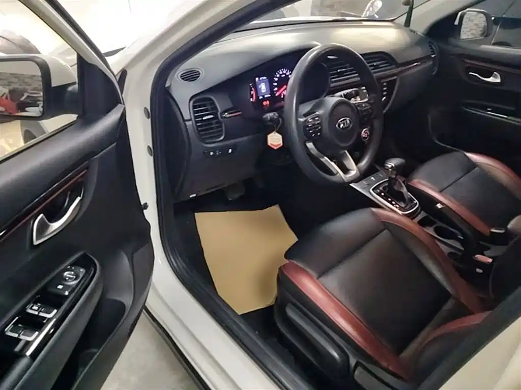 Kia KX Cross 2018 — фото 16