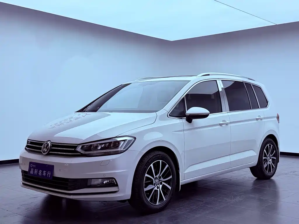 Volkswagen Touran 2017 — фото 3