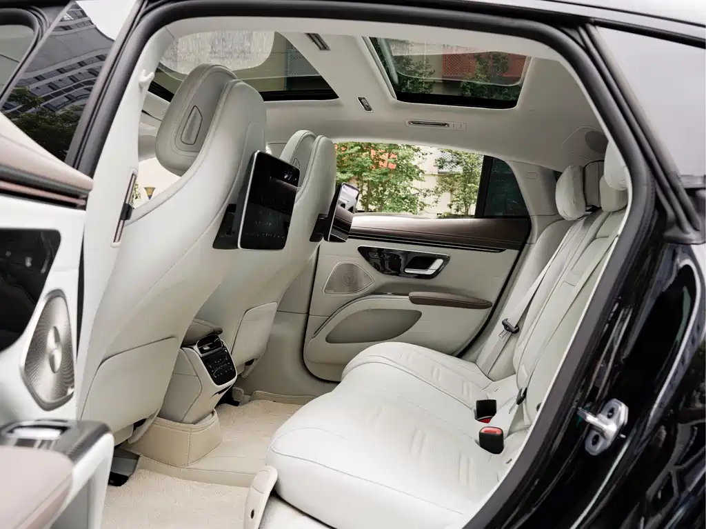 Mercedes-Benz EQS AMG 2025 — фото 12