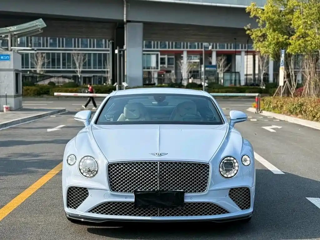 Bentley Continental 2023 — фото 2