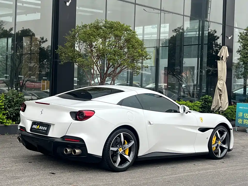 Ferrari Portofino 2021 — фото 14