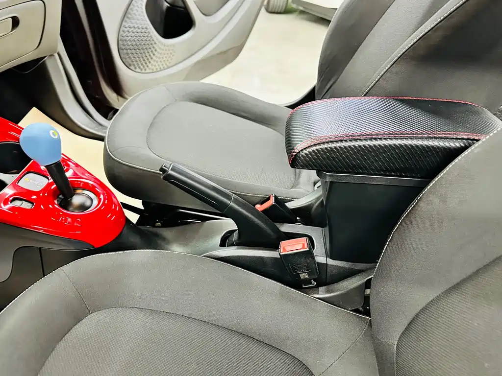 smart Fortwo 2017 — фото 28