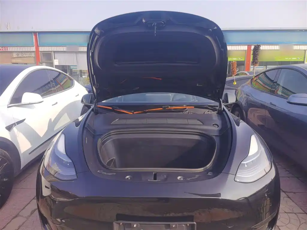 Tesla Model Y 2023 — фото 16