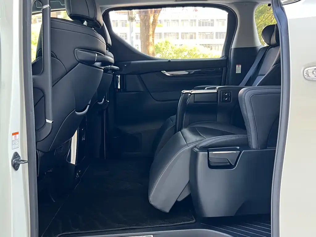 Toyota Vellfire 2021 — фото 25