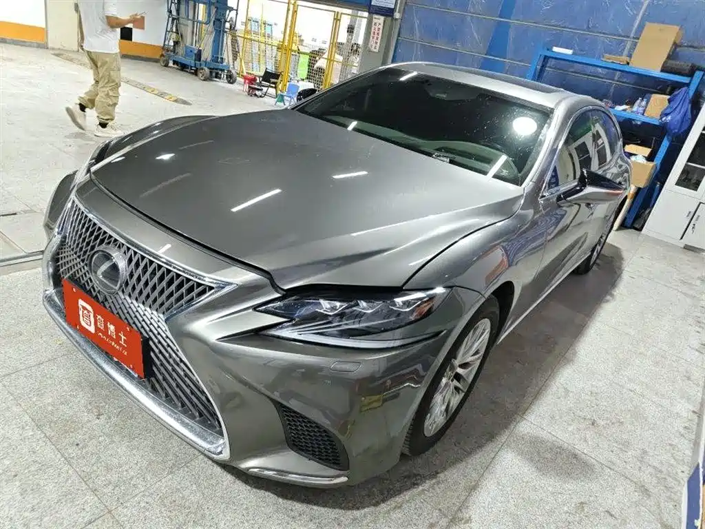 Lexus LS 2019