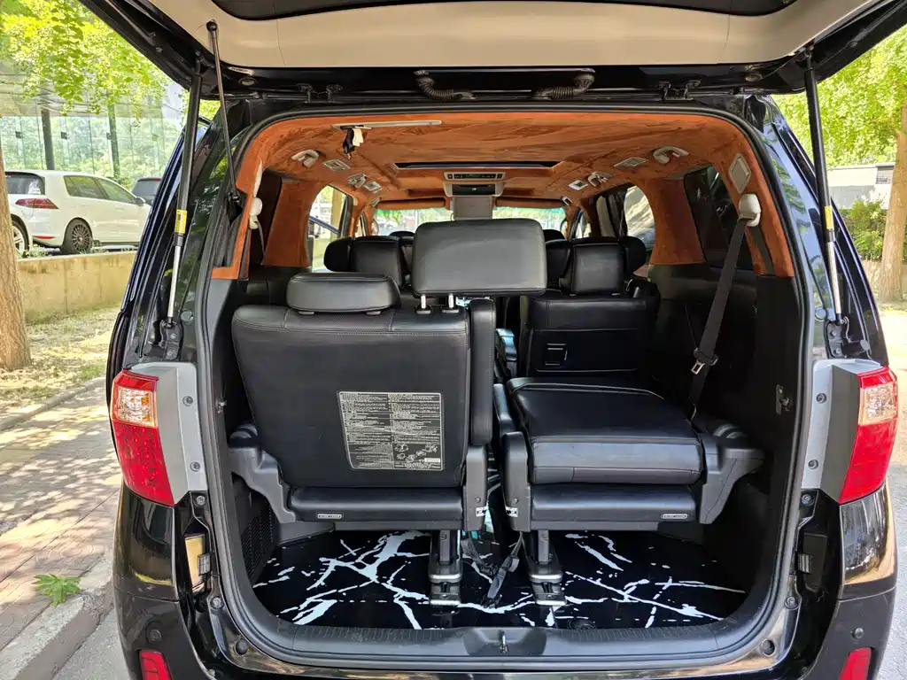 Toyota Alphard 2014 — фото 18