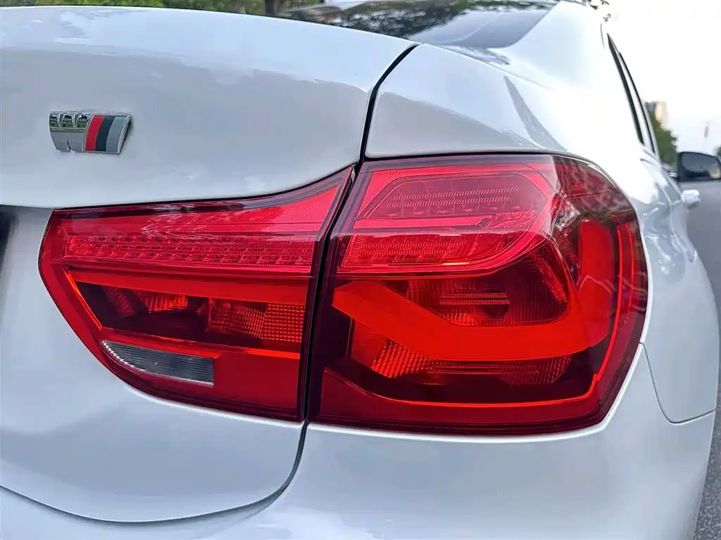 BMW 1 Series 2021 — фото 15