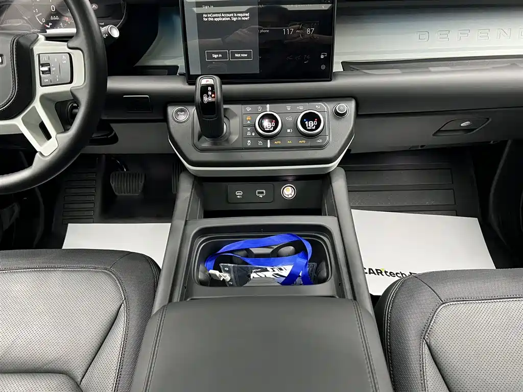Land Rover Defender 2024 — фото 20