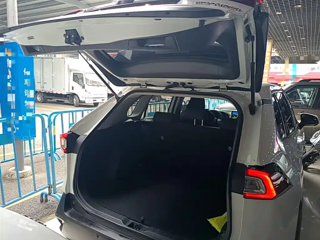 Toyota Wildlander 2023 — фото 19