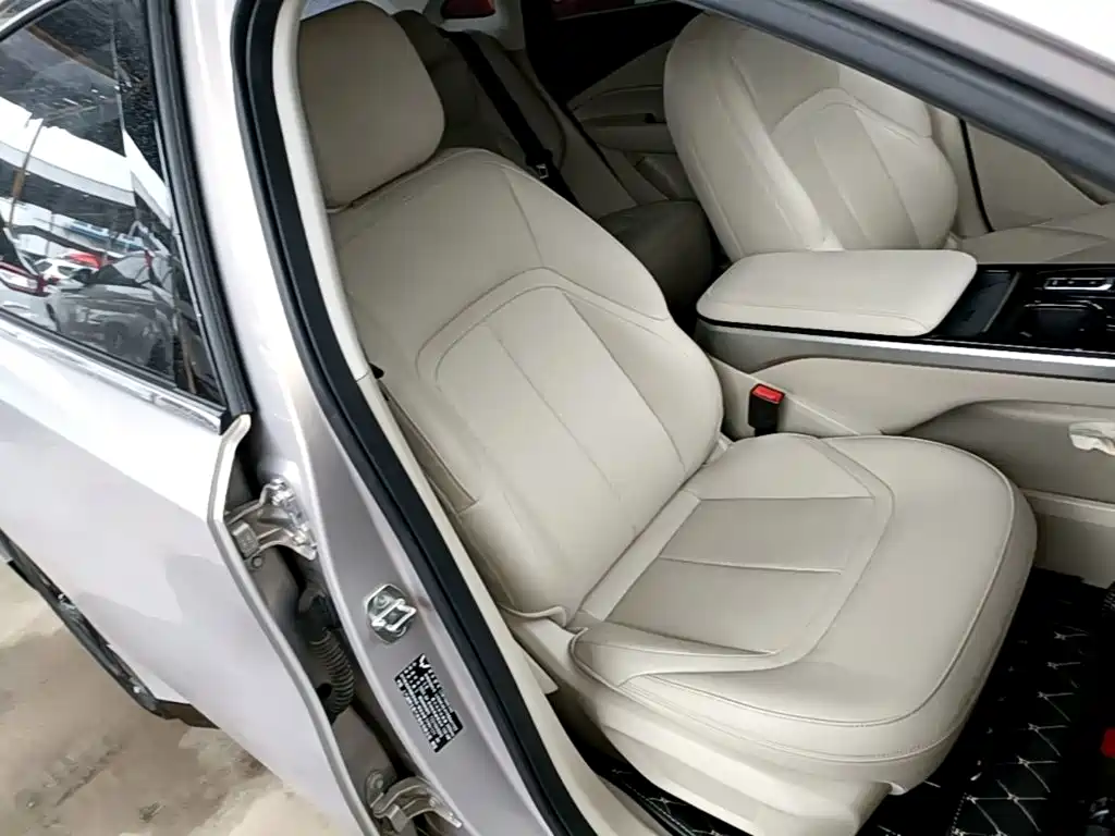 Wuling Starlight 2024 — фото 25