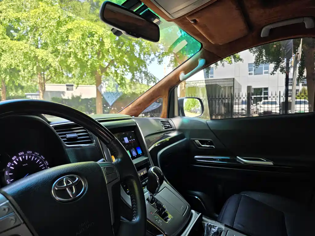 Toyota Alphard 2014 — фото 19