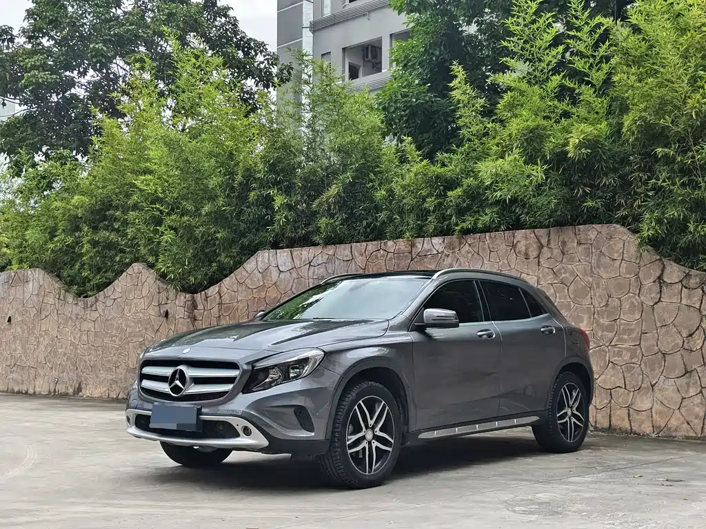 Mercedes-Benz GLA 2016