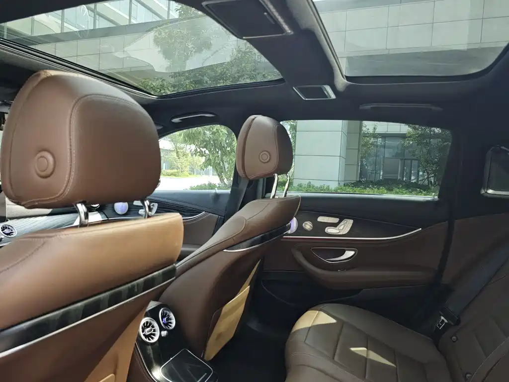 Mercedes-Benz E-Class 2023 — фото 15