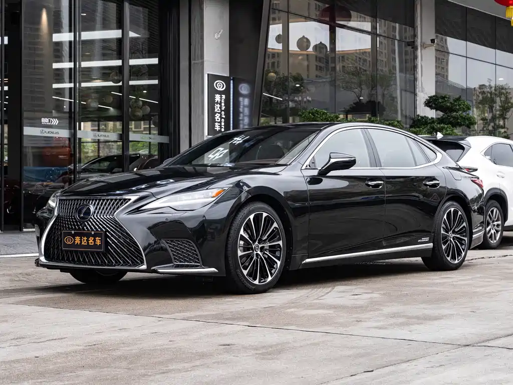 Lexus LS 2022 — фото 1