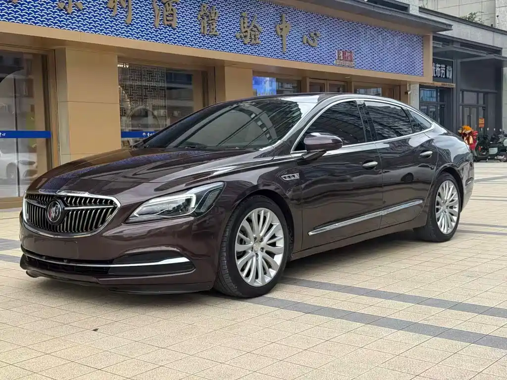 Buick LaCrosse 2018 — фото 1
