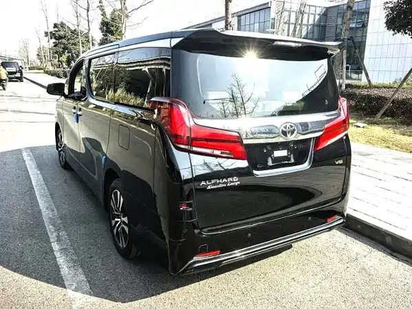 Toyota Alphard 2018