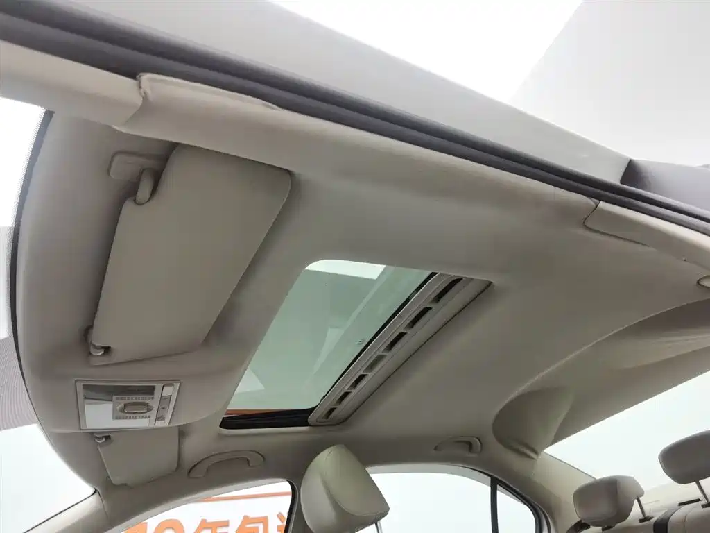 Skoda Rapid 2014 — фото 14