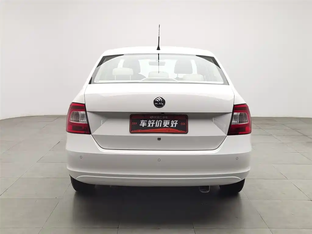 Skoda Rapid 2014 — фото 4