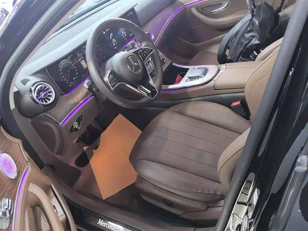 Mercedes-Benz E-Class 2023 — фото 15
