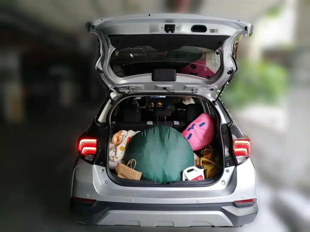 Toyota Yaris L 2020 — фото 16