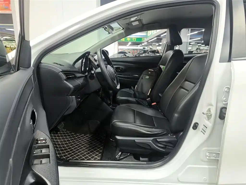 Toyota Yaris L 2019 — фото 16