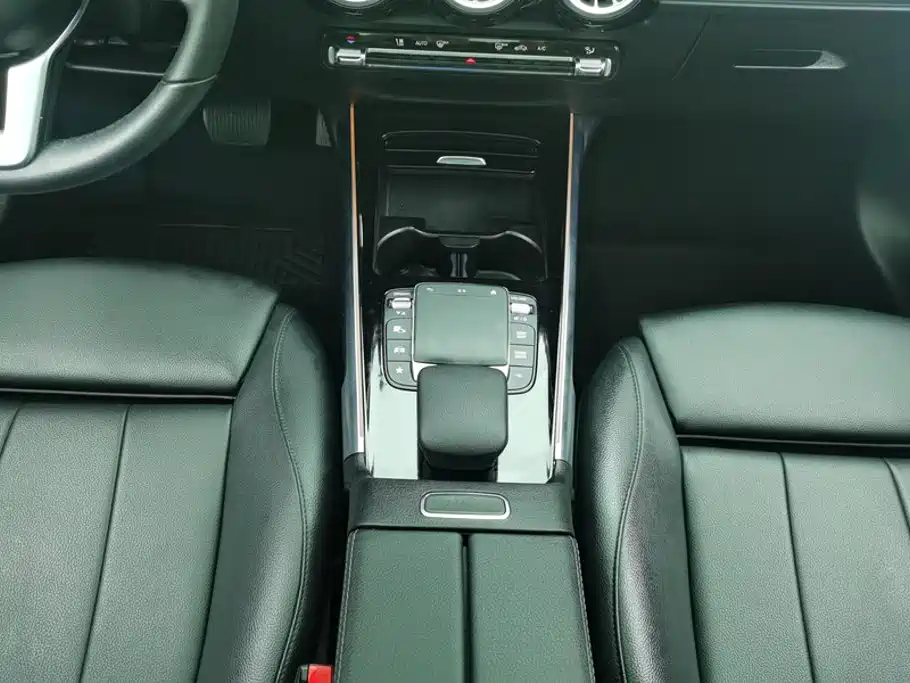 Mercedes-Benz GLB 2020 — фото 16