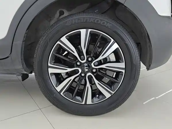 Kia KX1 2020