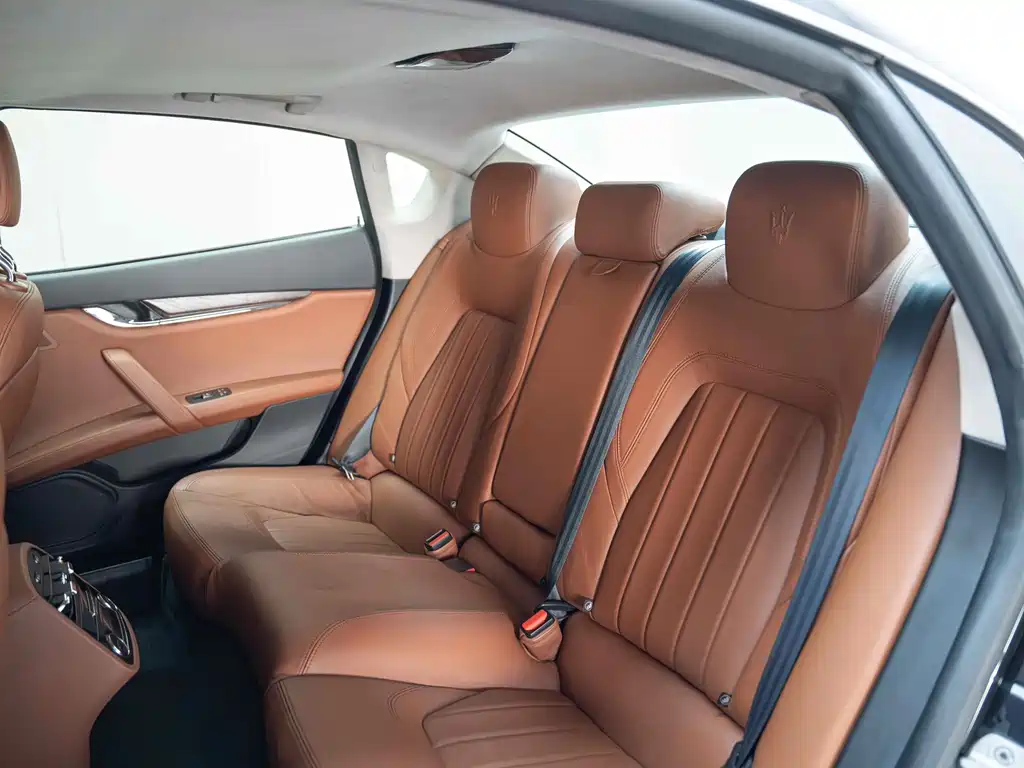 Maserati Quattroporte 2016 — фото 14