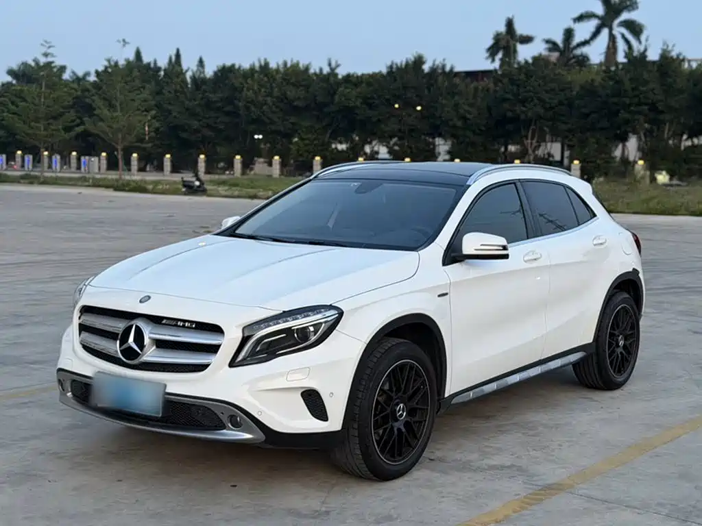 Mercedes-Benz GLA 2015 — фото 1