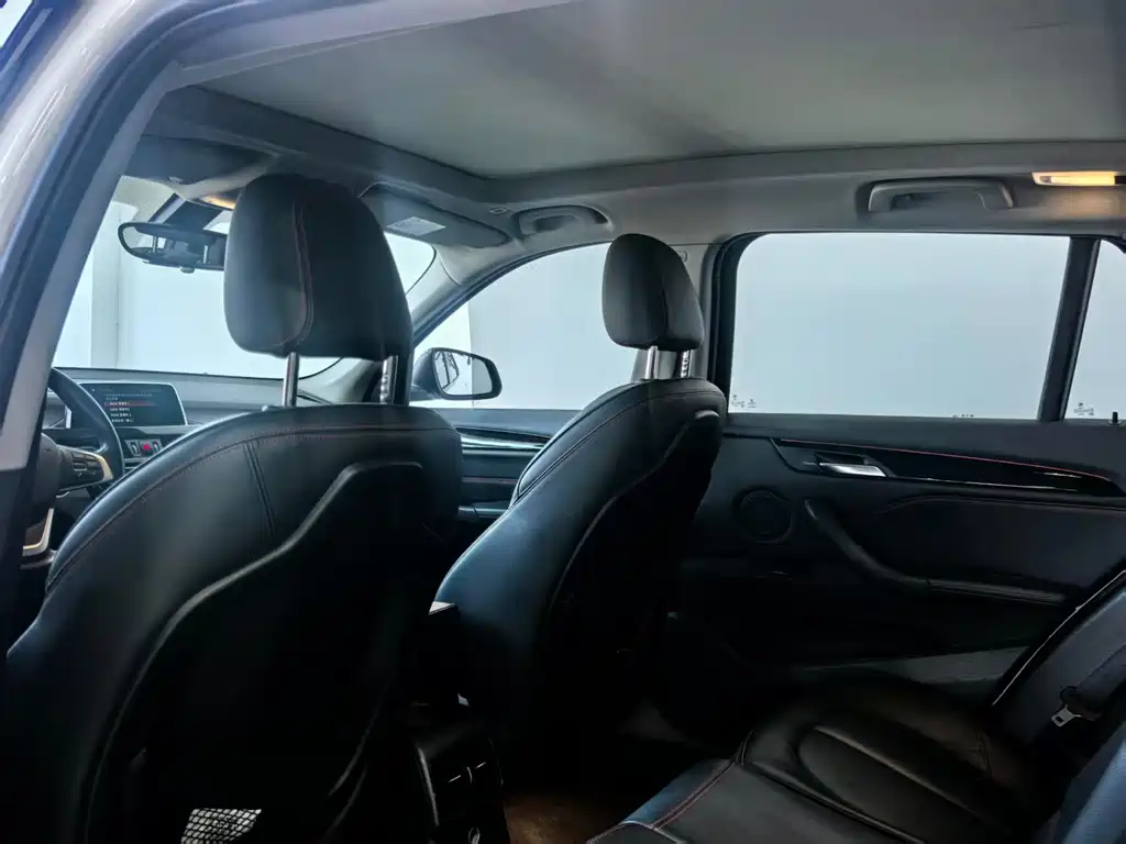 BMW X1 2017 — фото 16